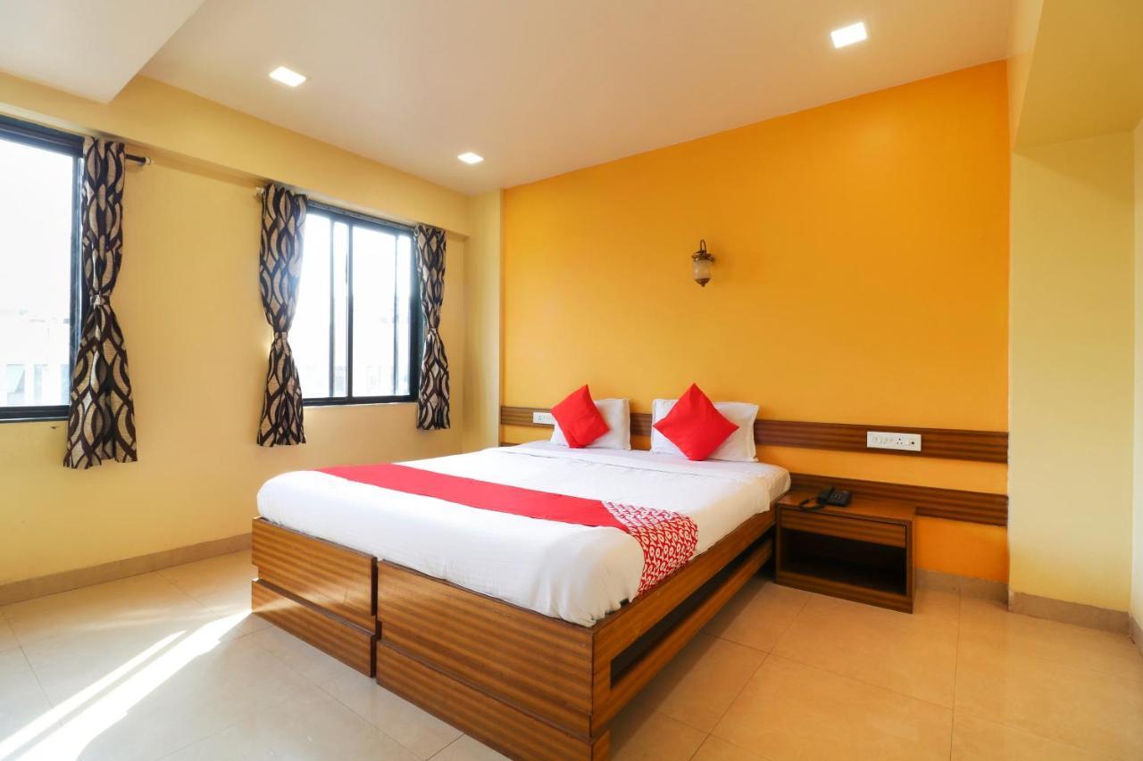 Oyo 10679 Hotel Nanashree Executive Vagholi Εξωτερικό φωτογραφία