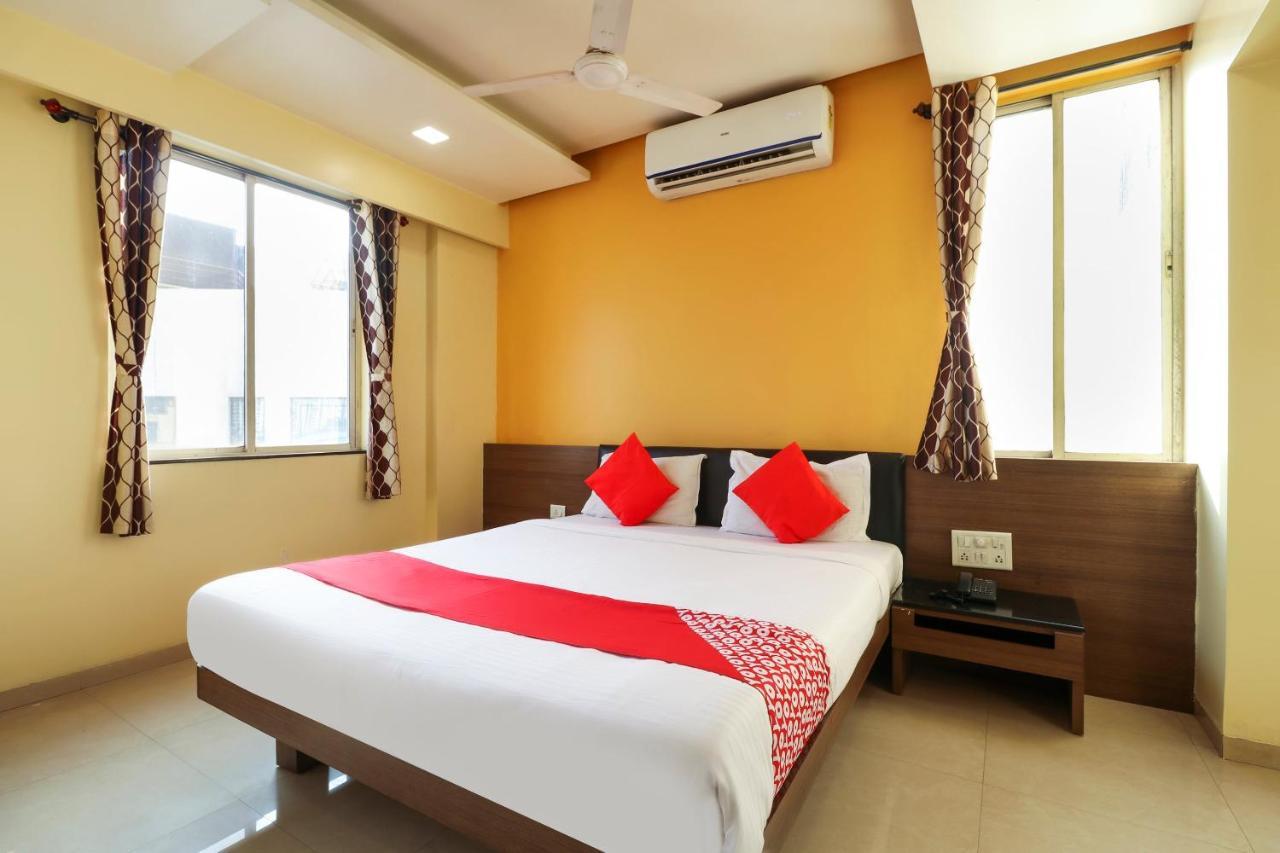 Oyo 10679 Hotel Nanashree Executive Vagholi Εξωτερικό φωτογραφία