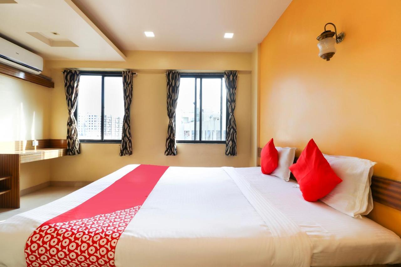 Oyo 10679 Hotel Nanashree Executive Vagholi Εξωτερικό φωτογραφία